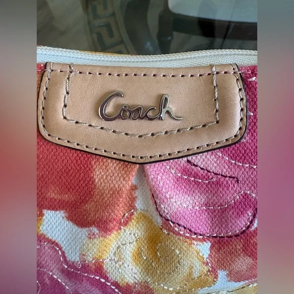 🩷💛COACH ASHLEY SMALL FLORAL CANVAS & LEATHER CROSSBODY/SHOULDER BAG!🩷💛 - Picture 7 of 8